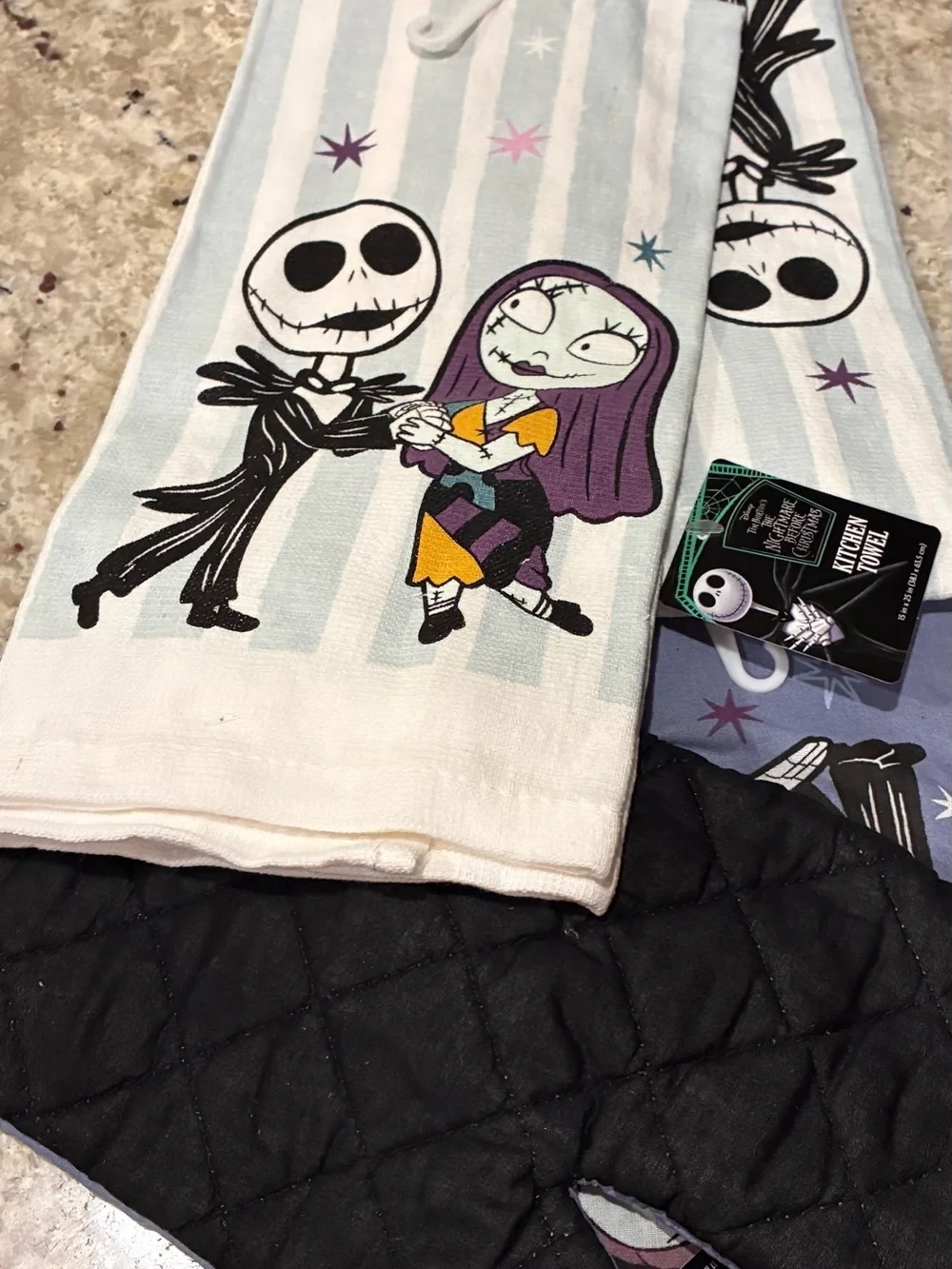 Nightmare Before Christmas Hand Towel & Oven Mitt Set Kitchen Decor